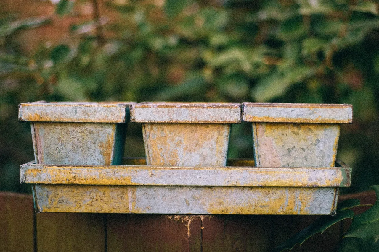 Shocking appeal from City Council: “Do not allow to display flower pots along Solvang Sidewalks”